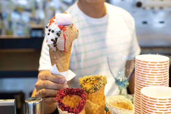 Crystal Cruises Crystal Scoops Ice Cream Bar 2.jpg